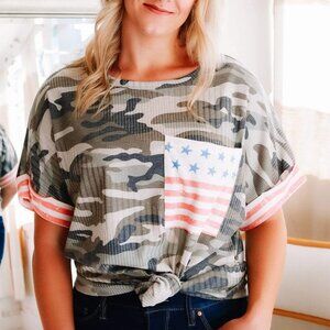 GREEN FLAG POCKET RIBBED CAMO PRINT T-SHIRT